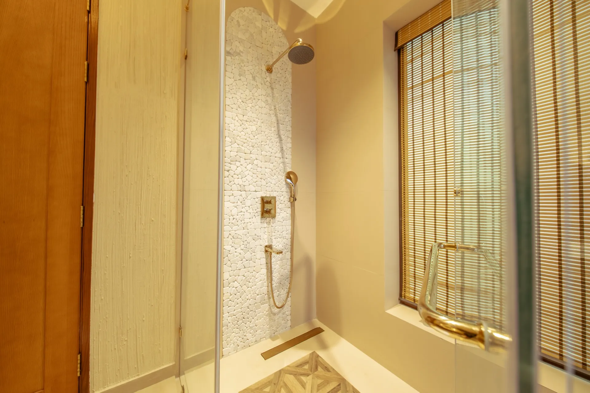 Junior Suite bathroom